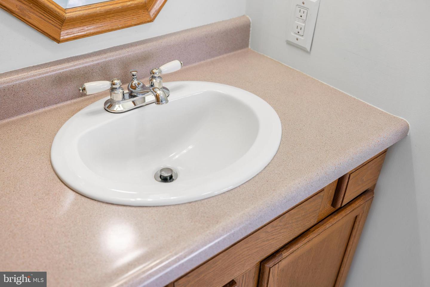 887 NATURAL CHIMNEYS RD, MOUNT SOLON, Virginia 22843, 4 Bedrooms Bedrooms, ,3 BathroomsBathrooms,Residential,For sale,887 NATURAL CHIMNEYS RD,VAAG2000602 MLS # VAAG2000602
