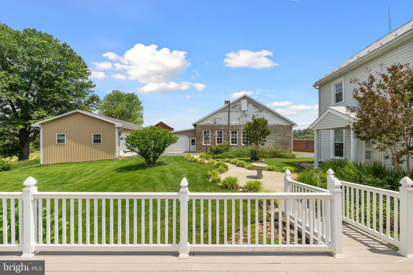 887 NATURAL CHIMNEYS RD, MOUNT SOLON, Virginia 22843, 4 Bedrooms Bedrooms, ,3 BathroomsBathrooms,Residential,For sale,887 NATURAL CHIMNEYS RD,VAAG2000602 MLS # VAAG2000602