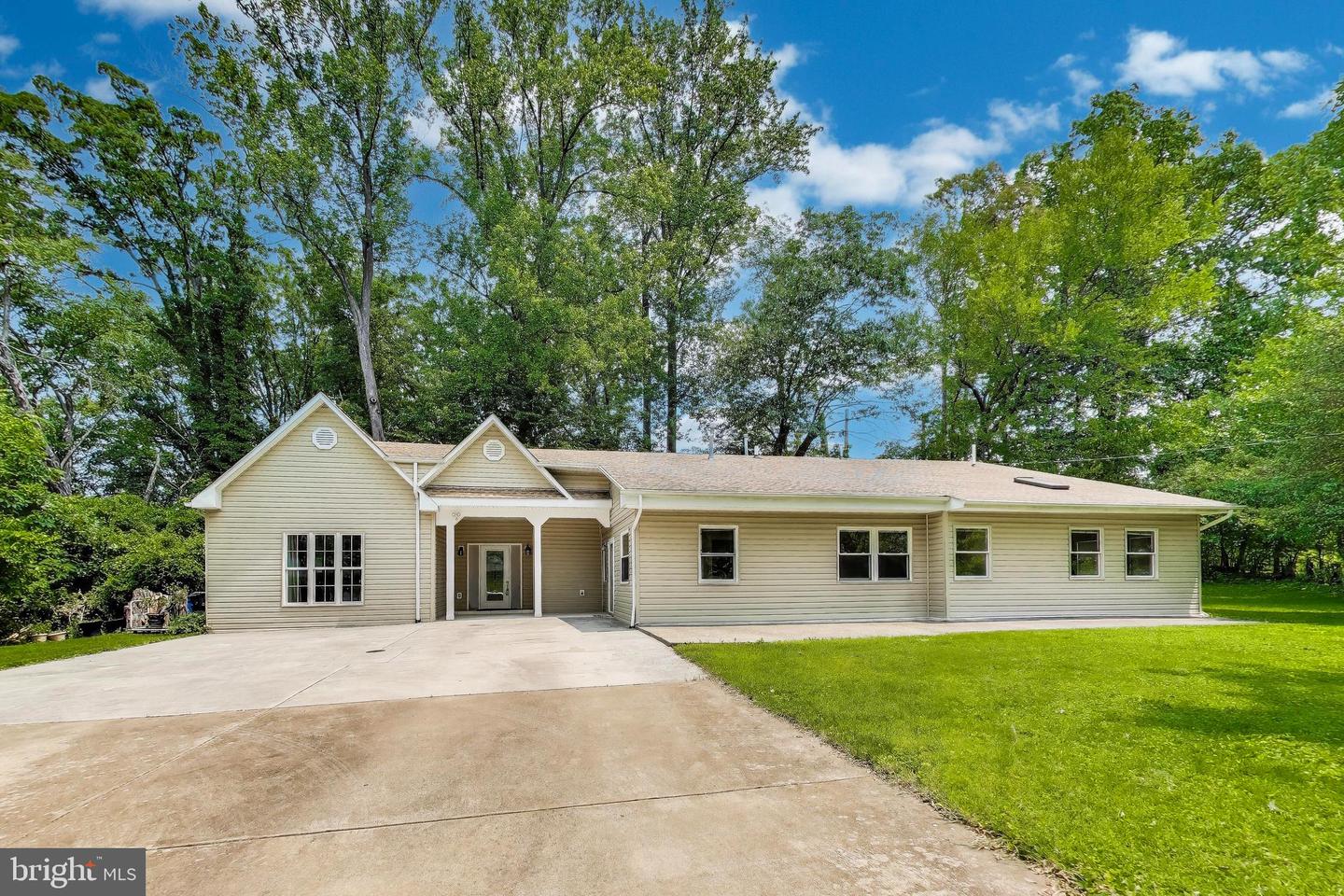 3603 JOHN CT, ANNANDALE, Virginia 22003, 5 Bedrooms Bedrooms, ,3 BathroomsBathrooms,Residential,For sale,3603 JOHN CT,VAFX2245358 MLS # VAFX2245358