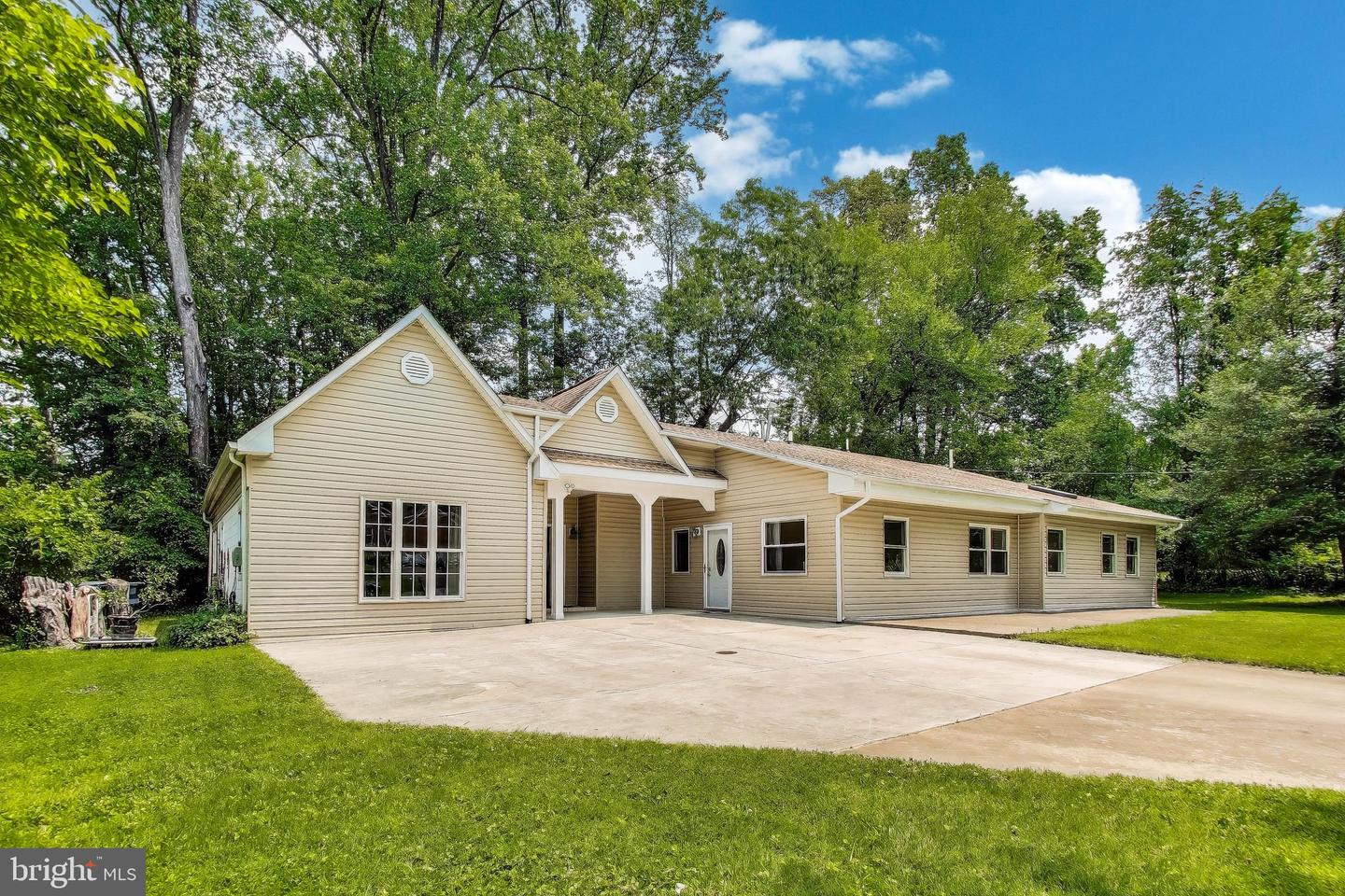 3603 JOHN CT, ANNANDALE, Virginia 22003, 5 Bedrooms Bedrooms, ,3 BathroomsBathrooms,Residential,For sale,3603 JOHN CT,VAFX2245358 MLS # VAFX2245358