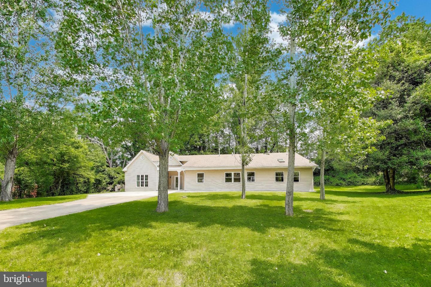 3603 JOHN CT, ANNANDALE, Virginia 22003, 5 Bedrooms Bedrooms, ,3 BathroomsBathrooms,Residential,For sale,3603 JOHN CT,VAFX2245358 MLS # VAFX2245358