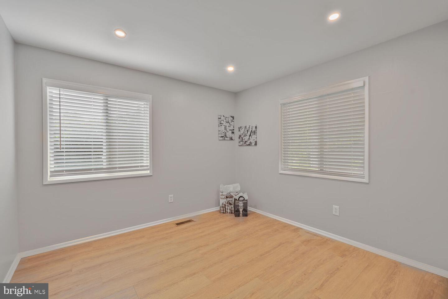 4149 ELIZABETH LN, ANNANDALE, Virginia 22003, 5 Bedrooms Bedrooms, ,2 BathroomsBathrooms,Residential,For sale,4149 ELIZABETH LN,VAFX2245366 MLS # VAFX2245366