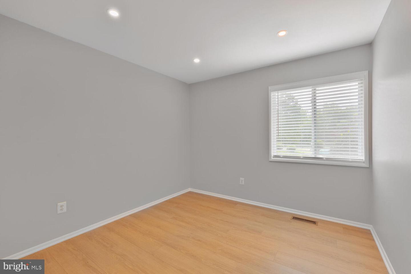 4149 ELIZABETH LN, ANNANDALE, Virginia 22003, 5 Bedrooms Bedrooms, ,2 BathroomsBathrooms,Residential,For sale,4149 ELIZABETH LN,VAFX2245366 MLS # VAFX2245366