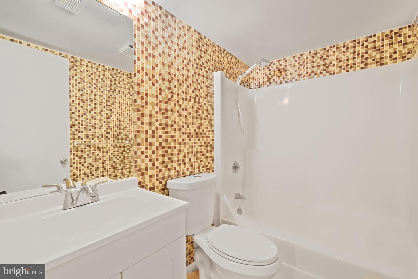 4149 ELIZABETH LN, ANNANDALE, Virginia 22003, 5 Bedrooms Bedrooms, ,2 BathroomsBathrooms,Residential,For sale,4149 ELIZABETH LN,VAFX2245366 MLS # VAFX2245366