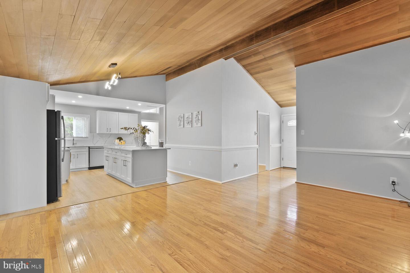 4149 ELIZABETH LN, ANNANDALE, Virginia 22003, 5 Bedrooms Bedrooms, ,2 BathroomsBathrooms,Residential,For sale,4149 ELIZABETH LN,VAFX2245366 MLS # VAFX2245366