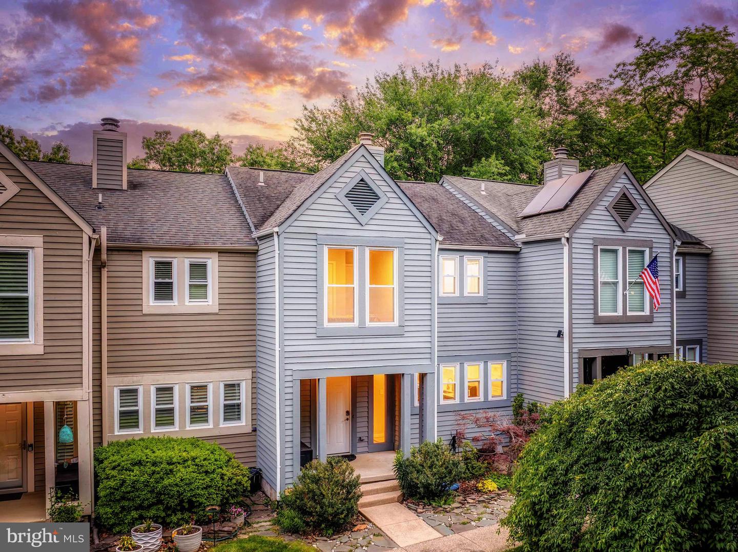 2066 LAKE AUDUBON CT, RESTON, Virginia 20191, 4 Bedrooms Bedrooms, ,3 BathroomsBathrooms,Residential,For sale,2066 LAKE AUDUBON CT,VAFX2245374 MLS # VAFX2245374