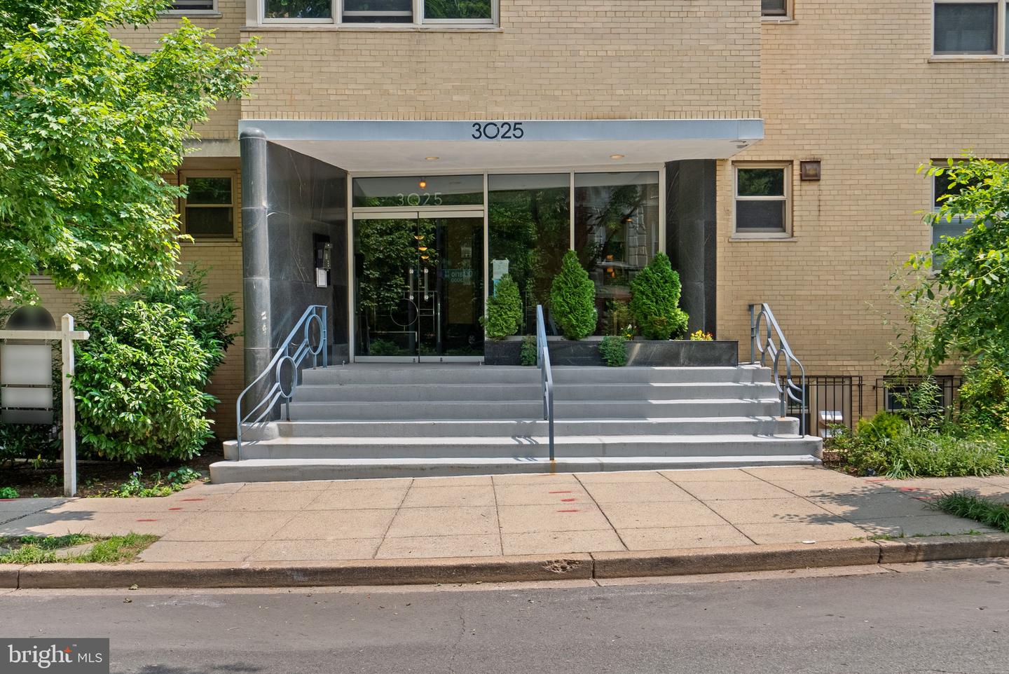 3025 ONTARIO RD NW #108, WASHINGTON, District Of Columbia 20009, 1 Bedroom Bedrooms, ,1 BathroomBathrooms,Residential,For sale,3025 ONTARIO RD NW #108,DCDC2204128 MLS # DCDC2204128