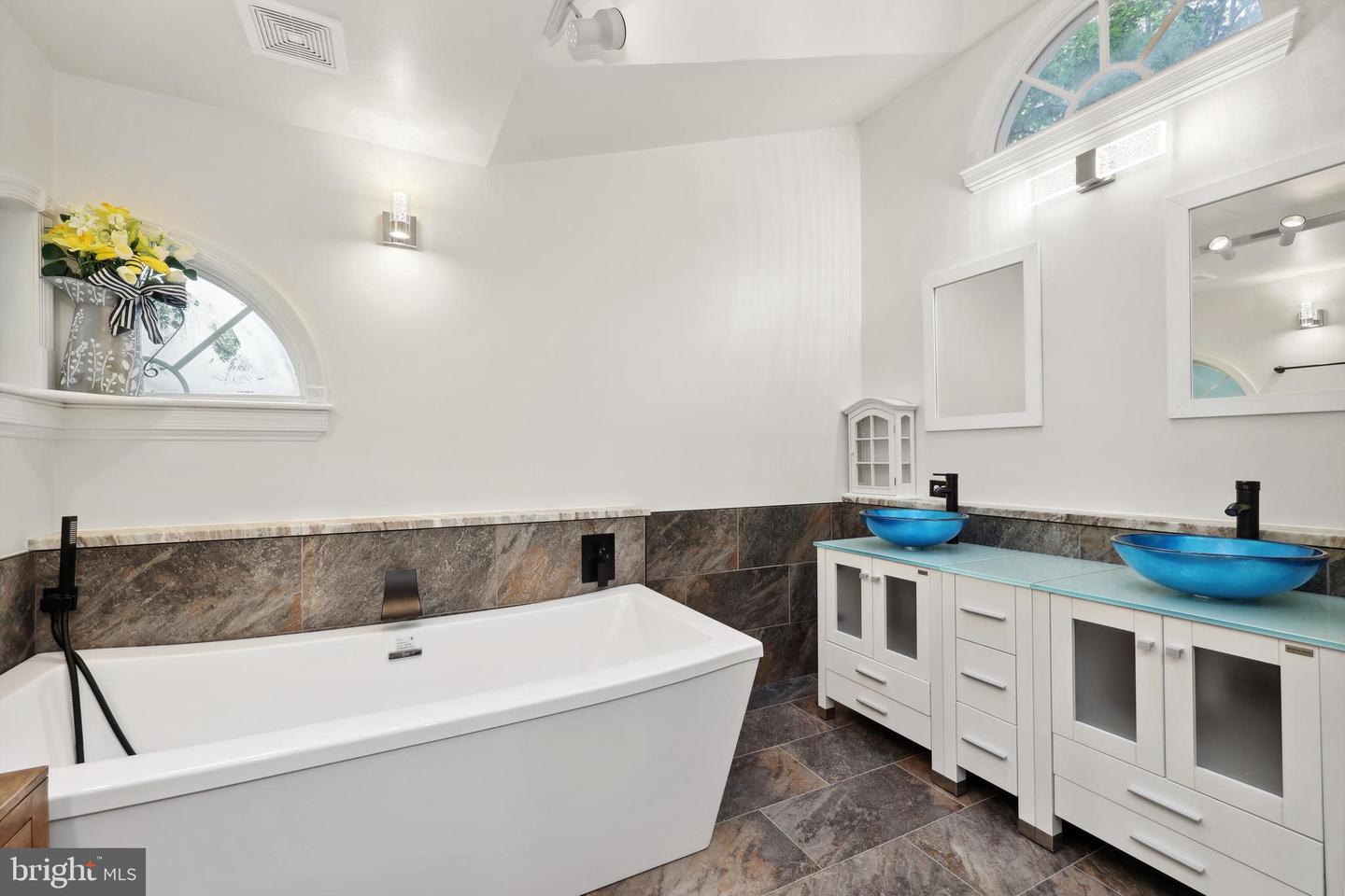 8328 RIVER RD, FREDERICKSBURG, Virginia 22407, 4 Bedrooms Bedrooms, ,3 BathroomsBathrooms,Residential,For sale,8328 RIVER RD,VASP2033706 MLS # VASP2033706