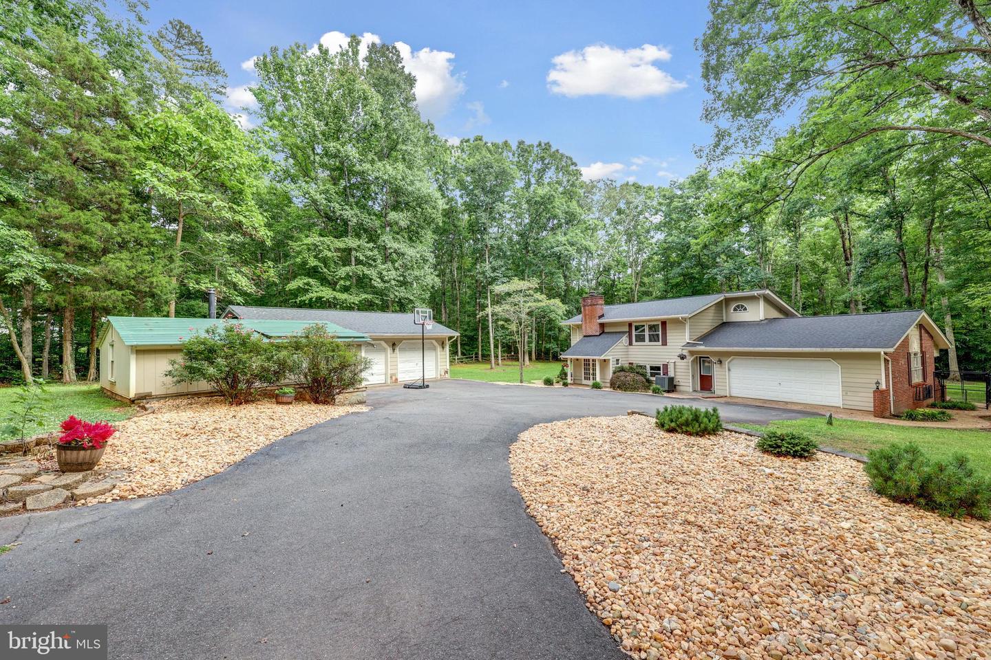 8328 RIVER RD, FREDERICKSBURG, Virginia 22407, 4 Bedrooms Bedrooms, ,3 BathroomsBathrooms,Residential,For sale,8328 RIVER RD,VASP2033706 MLS # VASP2033706