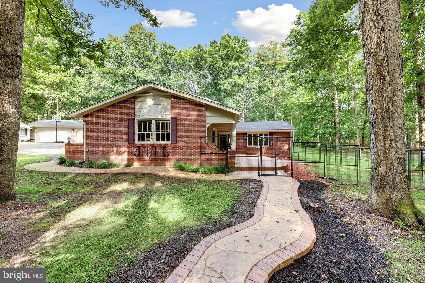 8328 RIVER RD, FREDERICKSBURG, Virginia 22407, 4 Bedrooms Bedrooms, ,3 BathroomsBathrooms,Residential,For sale,8328 RIVER RD,VASP2033706 MLS # VASP2033706