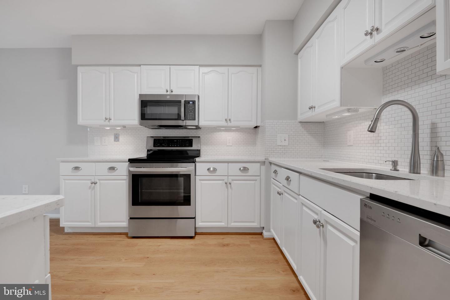 7267 OLDE LANTERN WAY, SPRINGFIELD, Virginia 22152, 3 Bedrooms Bedrooms, ,3 BathroomsBathrooms,Residential,For sale,7267 OLDE LANTERN WAY,VAFX2245908 MLS # VAFX2245908