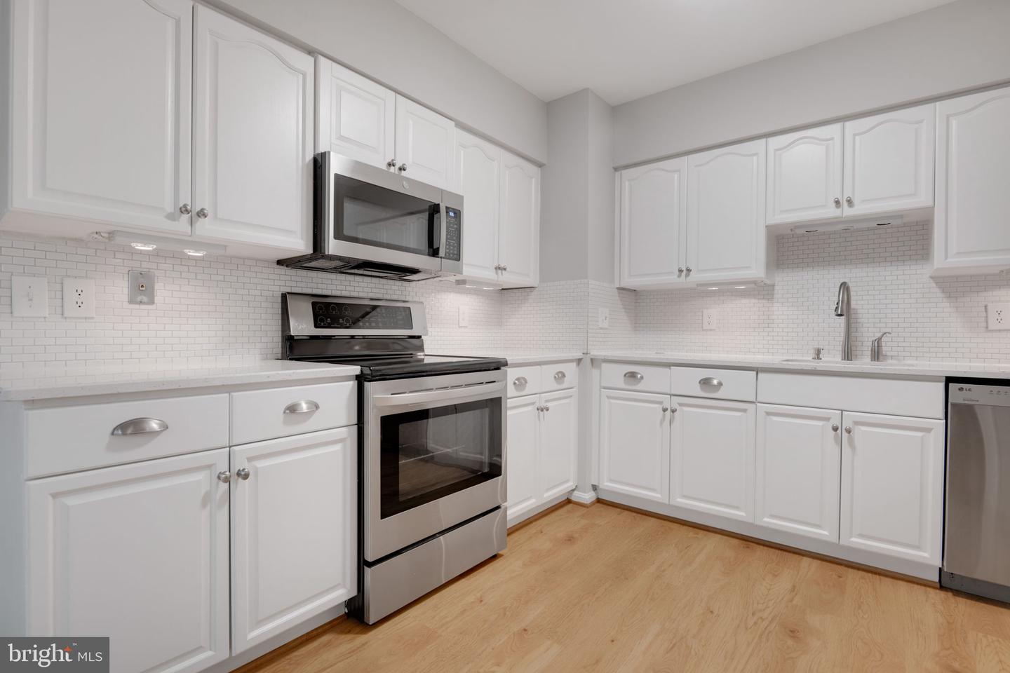 7267 OLDE LANTERN WAY, SPRINGFIELD, Virginia 22152, 3 Bedrooms Bedrooms, ,3 BathroomsBathrooms,Residential,For sale,7267 OLDE LANTERN WAY,VAFX2245908 MLS # VAFX2245908