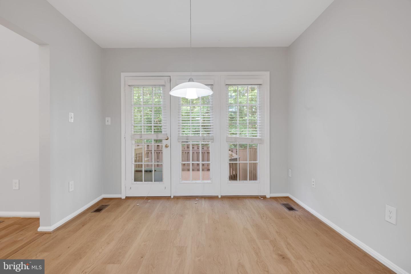 7267 OLDE LANTERN WAY, SPRINGFIELD, Virginia 22152, 3 Bedrooms Bedrooms, ,3 BathroomsBathrooms,Residential,For sale,7267 OLDE LANTERN WAY,VAFX2245908 MLS # VAFX2245908