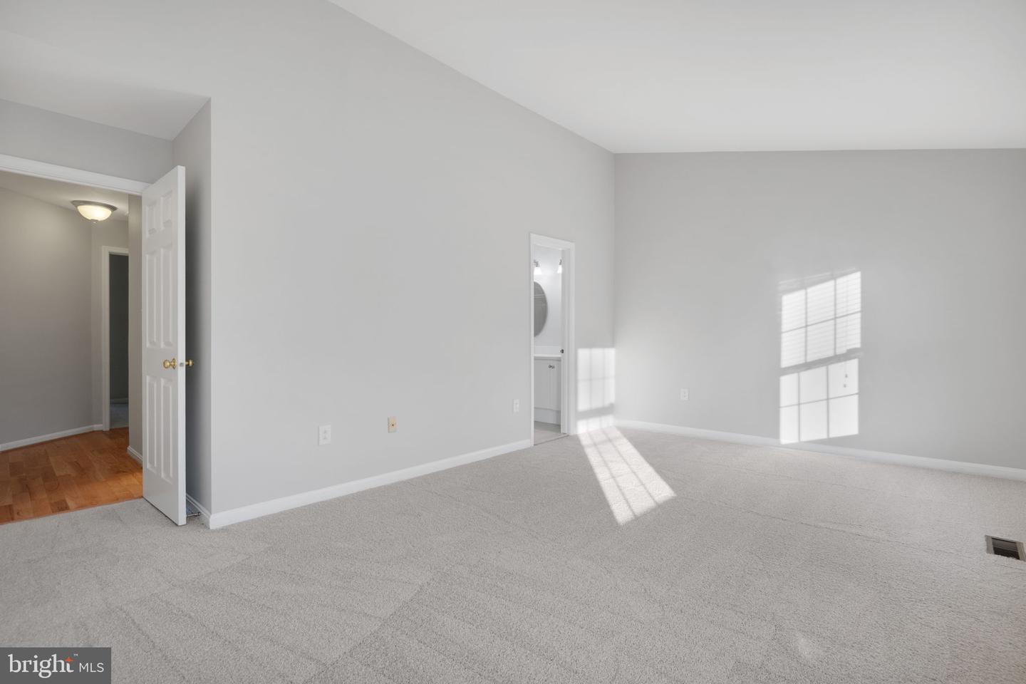 7267 OLDE LANTERN WAY, SPRINGFIELD, Virginia 22152, 3 Bedrooms Bedrooms, ,3 BathroomsBathrooms,Residential,For sale,7267 OLDE LANTERN WAY,VAFX2245908 MLS # VAFX2245908