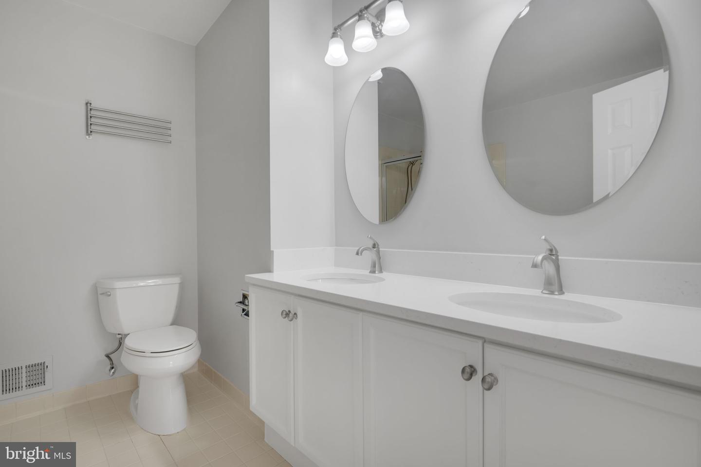 7267 OLDE LANTERN WAY, SPRINGFIELD, Virginia 22152, 3 Bedrooms Bedrooms, ,3 BathroomsBathrooms,Residential,For sale,7267 OLDE LANTERN WAY,VAFX2245908 MLS # VAFX2245908