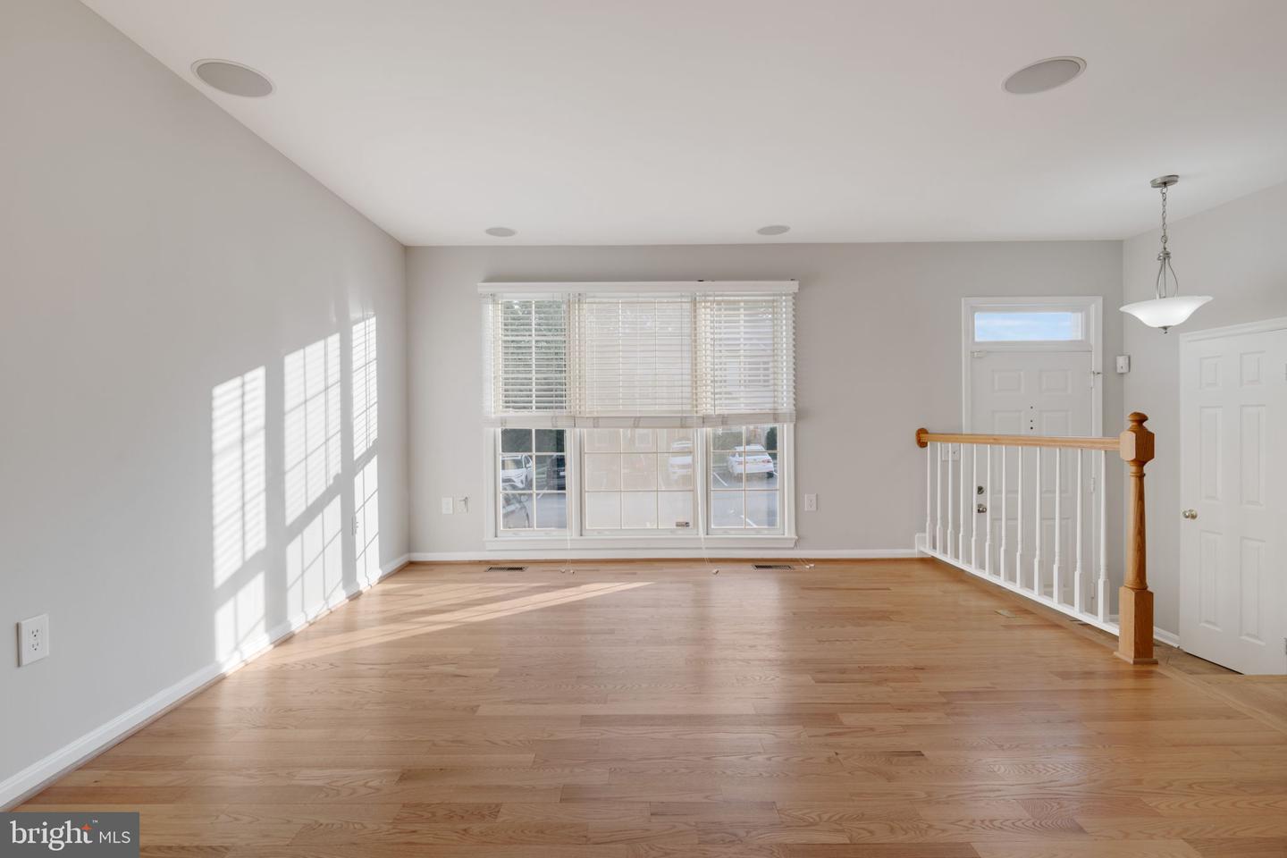 7267 OLDE LANTERN WAY, SPRINGFIELD, Virginia 22152, 3 Bedrooms Bedrooms, ,3 BathroomsBathrooms,Residential,For sale,7267 OLDE LANTERN WAY,VAFX2245908 MLS # VAFX2245908