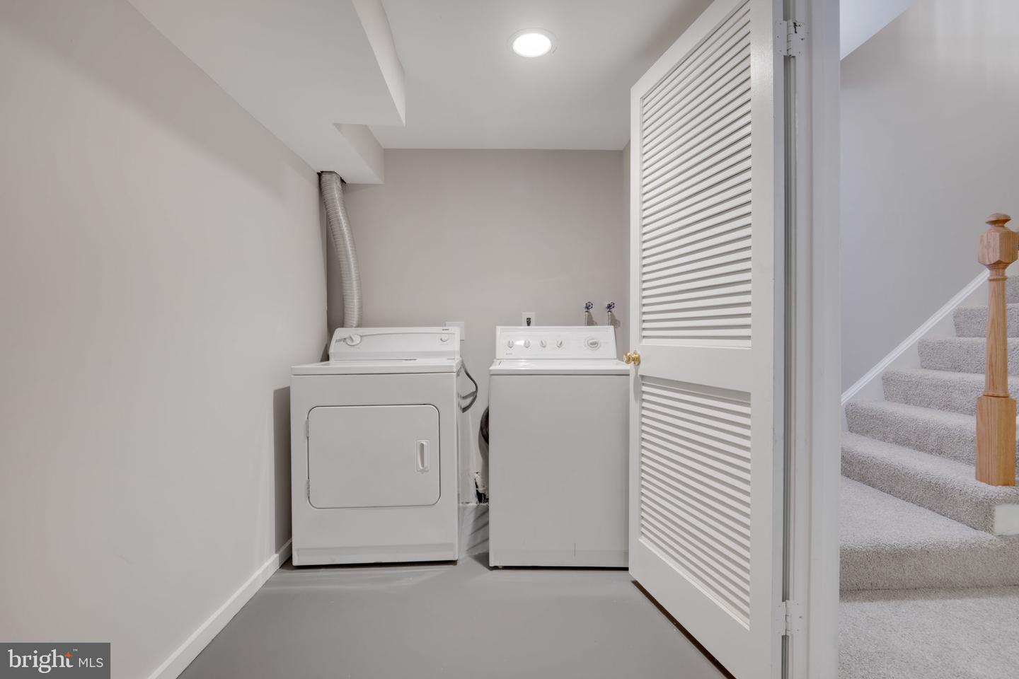 7267 OLDE LANTERN WAY, SPRINGFIELD, Virginia 22152, 3 Bedrooms Bedrooms, ,3 BathroomsBathrooms,Residential,For sale,7267 OLDE LANTERN WAY,VAFX2245908 MLS # VAFX2245908