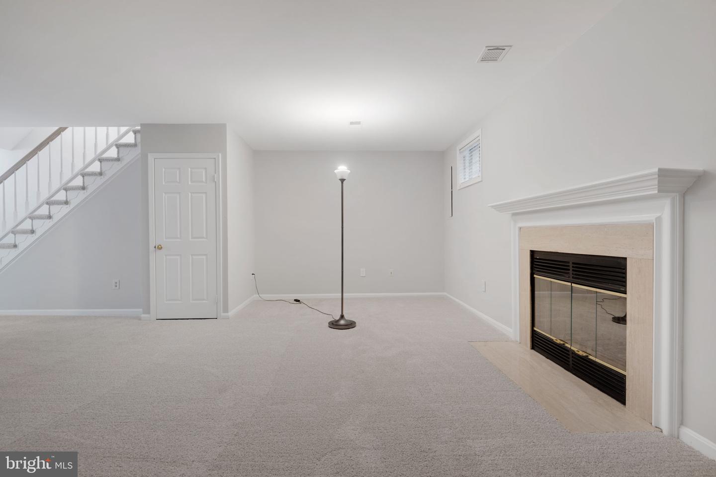7267 OLDE LANTERN WAY, SPRINGFIELD, Virginia 22152, 3 Bedrooms Bedrooms, ,3 BathroomsBathrooms,Residential,For sale,7267 OLDE LANTERN WAY,VAFX2245908 MLS # VAFX2245908