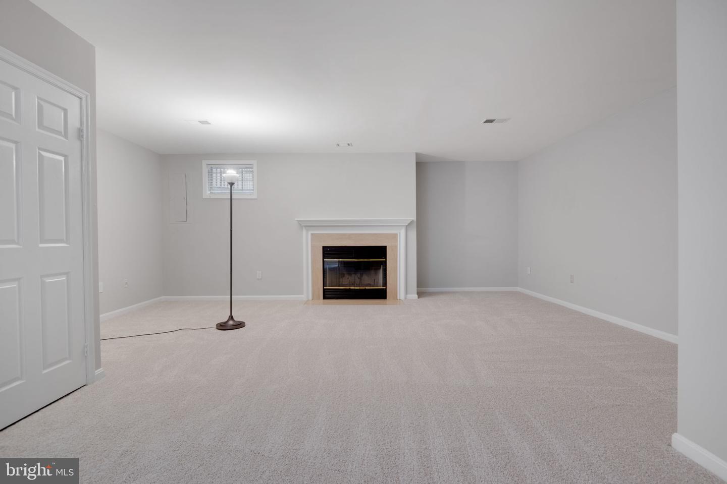 7267 OLDE LANTERN WAY, SPRINGFIELD, Virginia 22152, 3 Bedrooms Bedrooms, ,3 BathroomsBathrooms,Residential,For sale,7267 OLDE LANTERN WAY,VAFX2245908 MLS # VAFX2245908