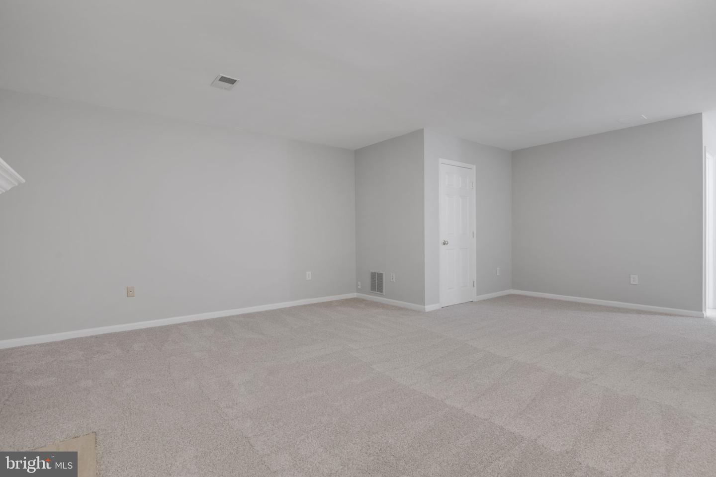 7267 OLDE LANTERN WAY, SPRINGFIELD, Virginia 22152, 3 Bedrooms Bedrooms, ,3 BathroomsBathrooms,Residential,For sale,7267 OLDE LANTERN WAY,VAFX2245908 MLS # VAFX2245908