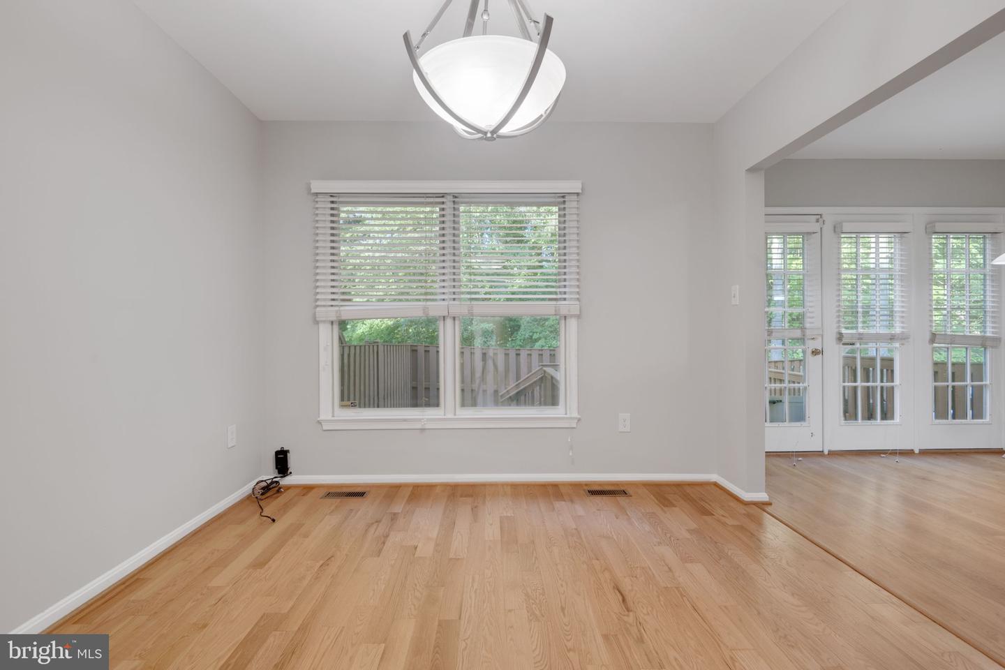 7267 OLDE LANTERN WAY, SPRINGFIELD, Virginia 22152, 3 Bedrooms Bedrooms, ,3 BathroomsBathrooms,Residential,For sale,7267 OLDE LANTERN WAY,VAFX2245908 MLS # VAFX2245908