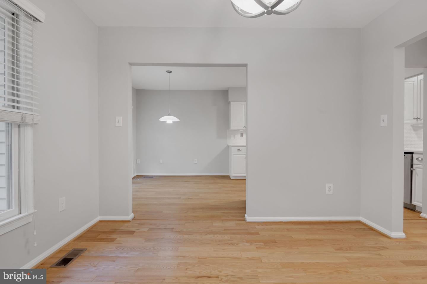7267 OLDE LANTERN WAY, SPRINGFIELD, Virginia 22152, 3 Bedrooms Bedrooms, ,3 BathroomsBathrooms,Residential,For sale,7267 OLDE LANTERN WAY,VAFX2245908 MLS # VAFX2245908