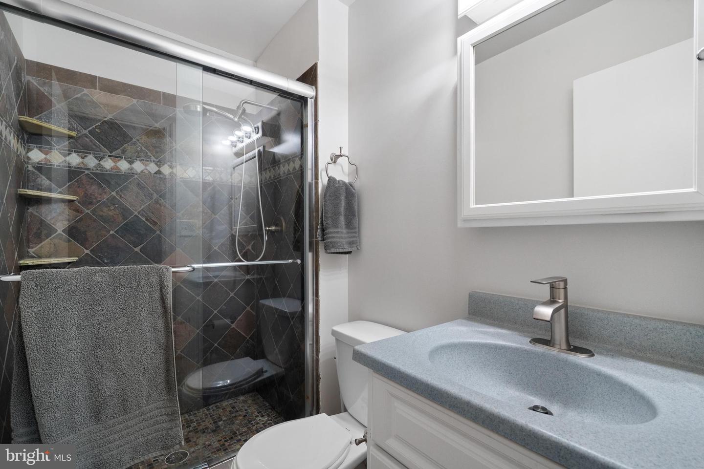 9867 LAKEPOINTE DR, BURKE, Virginia 22015, 3 Bedrooms Bedrooms, ,2 BathroomsBathrooms,Residential,For sale,9867 LAKEPOINTE DR,VAFX2246104 MLS # VAFX2246104
