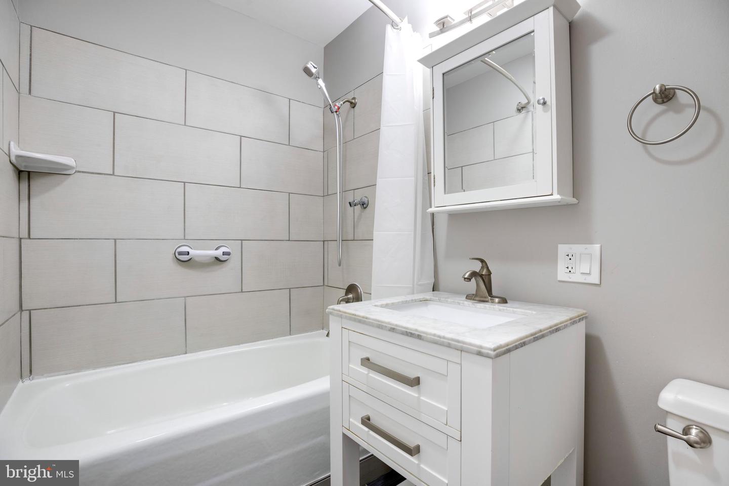4910 HEVERSHAM CT, FAIRFAX, Virginia 22032, 5 Bedrooms Bedrooms, ,3 BathroomsBathrooms,Residential,For sale,4910 HEVERSHAM CT,VAFX2246162 MLS # VAFX2246162