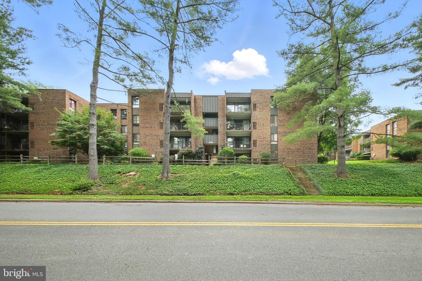 4408 ISLAND PL #T2, ANNANDALE, Virginia 22003, 4 Bedrooms Bedrooms, ,2 BathroomsBathrooms,Residential,For sale,4408 ISLAND PL #T2,VAFX2246188 MLS # VAFX2246188
