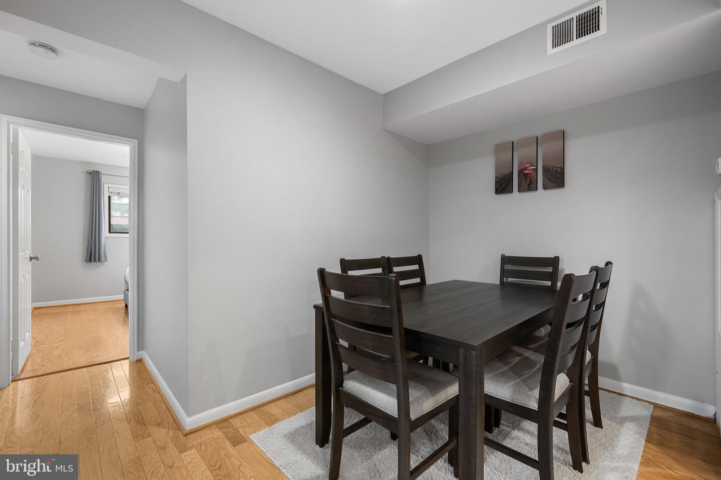 2702 DARTMOUTH RD #3, ALEXANDRIA, Virginia 22314, 2 Bedrooms Bedrooms, ,1 BathroomBathrooms,Residential,For sale,2702 DARTMOUTH RD #3,VAAX2046288 MLS # VAAX2046288