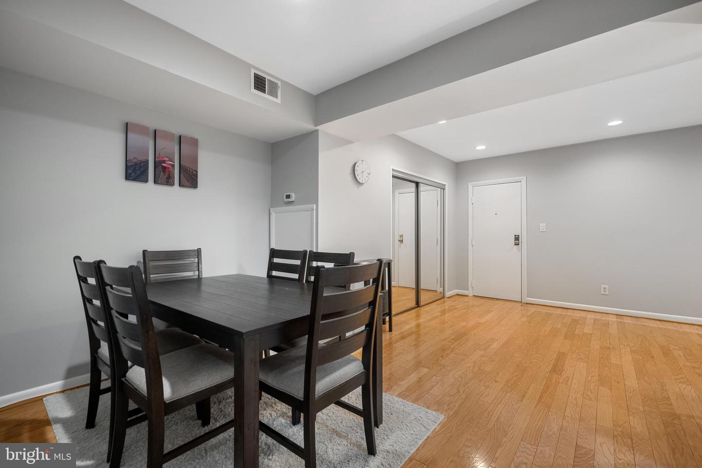 2702 DARTMOUTH RD #3, ALEXANDRIA, Virginia 22314, 2 Bedrooms Bedrooms, ,1 BathroomBathrooms,Residential,For sale,2702 DARTMOUTH RD #3,VAAX2046288 MLS # VAAX2046288