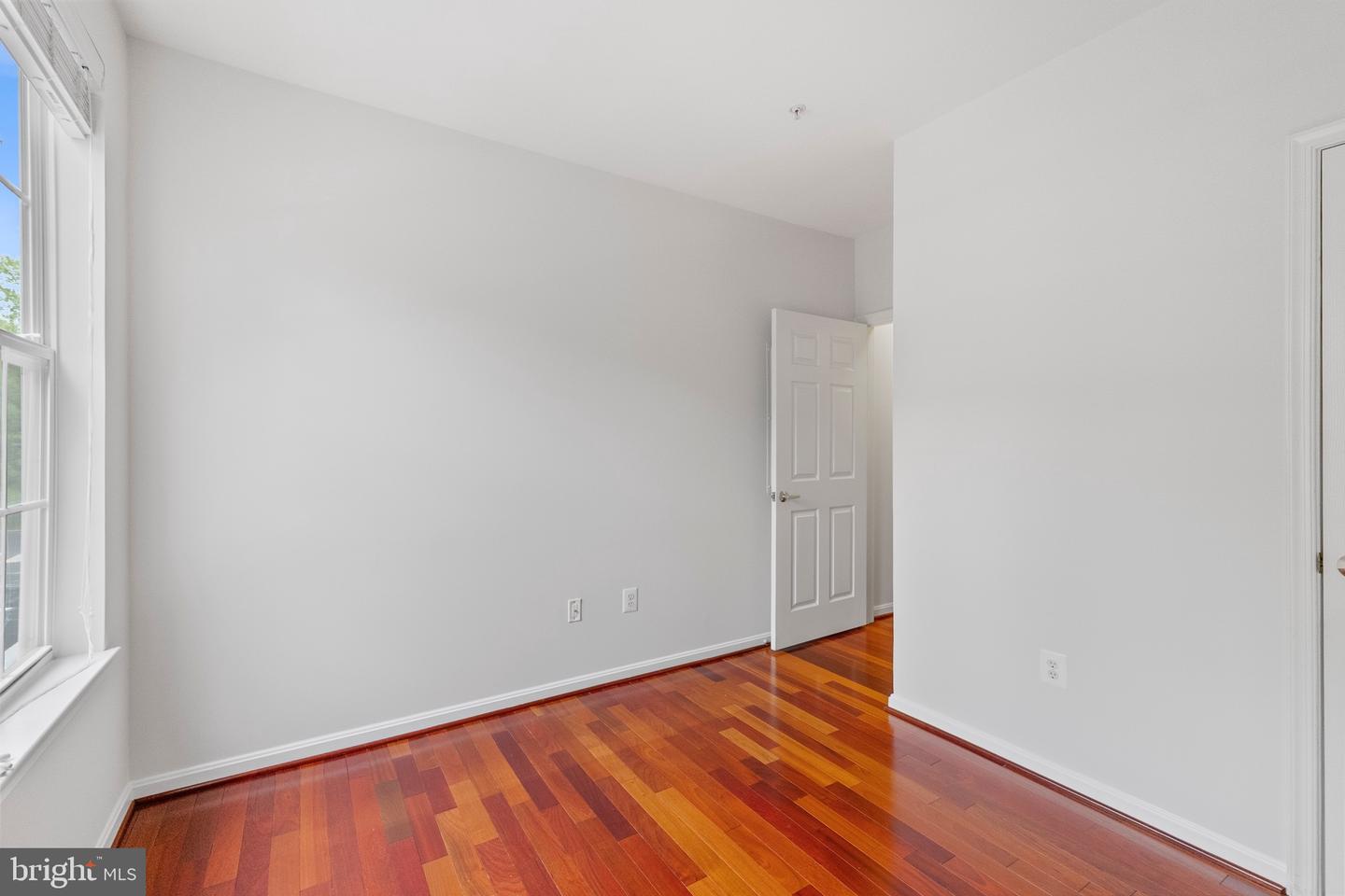 4951 BRENMAN PARK DR #209, ALEXANDRIA, Virginia 22304, 2 Bedrooms Bedrooms, ,2 BathroomsBathrooms,Residential,For sale,4951 BRENMAN PARK DR #209,VAAX2046290 MLS # VAAX2046290