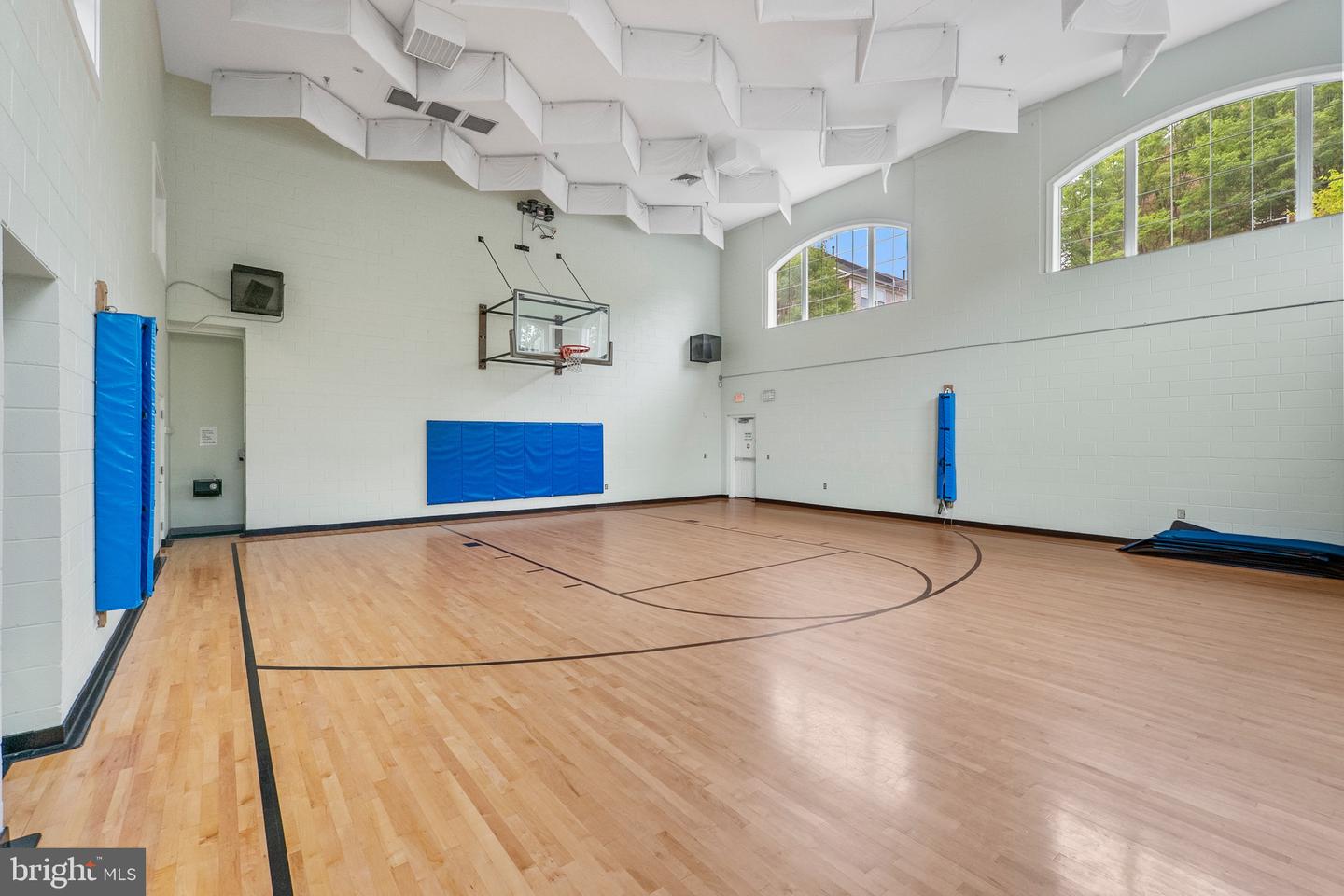 4951 BRENMAN PARK DR #209, ALEXANDRIA, Virginia 22304, 2 Bedrooms Bedrooms, ,2 BathroomsBathrooms,Residential,For sale,4951 BRENMAN PARK DR #209,VAAX2046290 MLS # VAAX2046290
