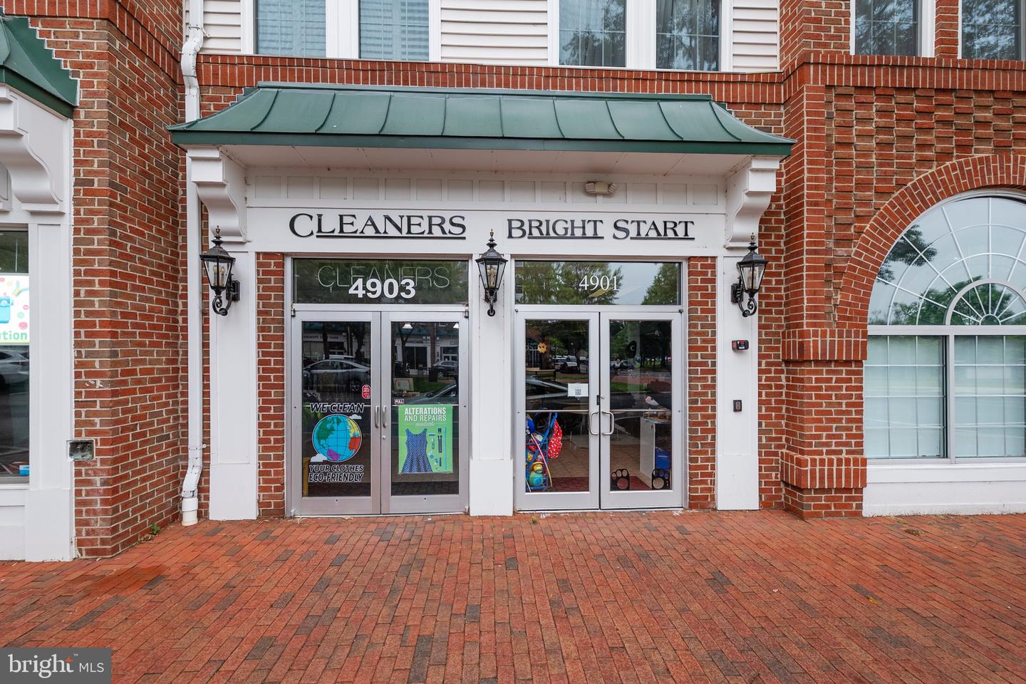 4951 BRENMAN PARK DR #209, ALEXANDRIA, Virginia 22304, 2 Bedrooms Bedrooms, ,2 BathroomsBathrooms,Residential,For sale,4951 BRENMAN PARK DR #209,VAAX2046290 MLS # VAAX2046290