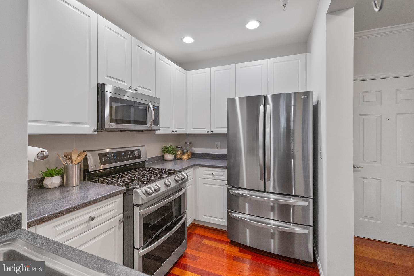 4951 BRENMAN PARK DR #209, ALEXANDRIA, Virginia 22304, 2 Bedrooms Bedrooms, ,2 BathroomsBathrooms,Residential,For sale,4951 BRENMAN PARK DR #209,VAAX2046290 MLS # VAAX2046290