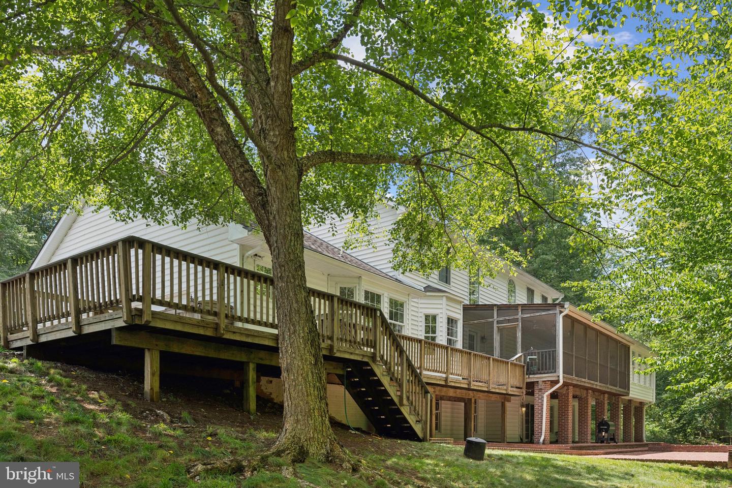 7802 CREEKSIDE VIEW LN, SPRINGFIELD, Virginia 22153, 5 Bedrooms Bedrooms, ,4 BathroomsBathrooms,Residential,For sale,7802 CREEKSIDE VIEW LN,VAFX2246700 MLS # VAFX2246700