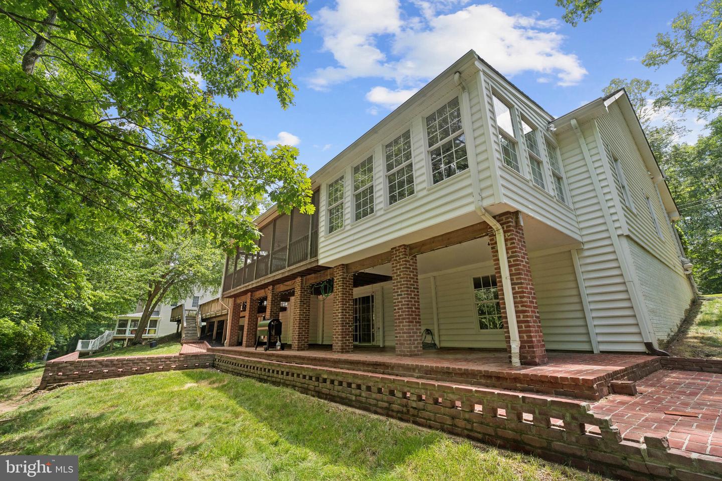 7802 CREEKSIDE VIEW LN, SPRINGFIELD, Virginia 22153, 5 Bedrooms Bedrooms, ,4 BathroomsBathrooms,Residential,For sale,7802 CREEKSIDE VIEW LN,VAFX2246700 MLS # VAFX2246700