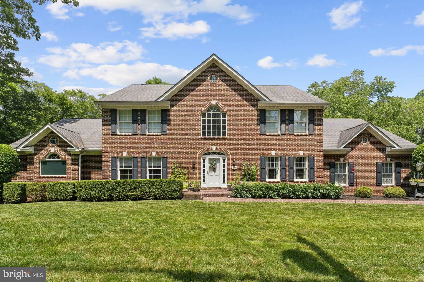 7802 CREEKSIDE VIEW LN, SPRINGFIELD, Virginia 22153, 5 Bedrooms Bedrooms, ,4 BathroomsBathrooms,Residential,For sale,7802 CREEKSIDE VIEW LN,VAFX2246700 MLS # VAFX2246700