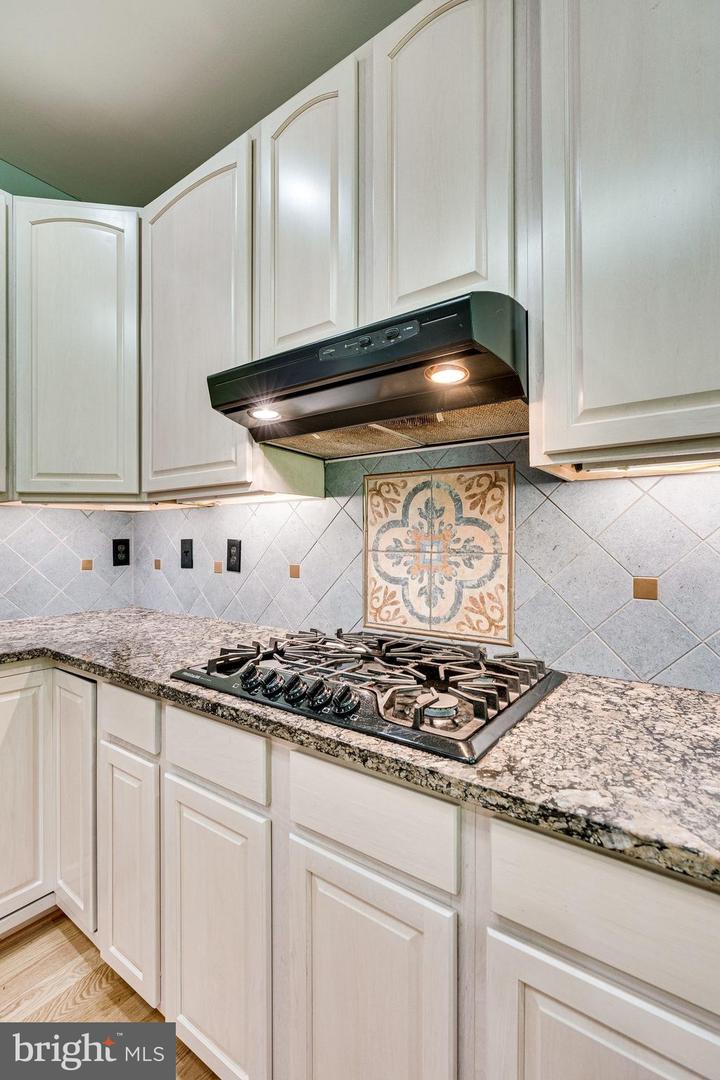 7802 CREEKSIDE VIEW LN, SPRINGFIELD, Virginia 22153, 5 Bedrooms Bedrooms, ,4 BathroomsBathrooms,Residential,For sale,7802 CREEKSIDE VIEW LN,VAFX2246700 MLS # VAFX2246700
