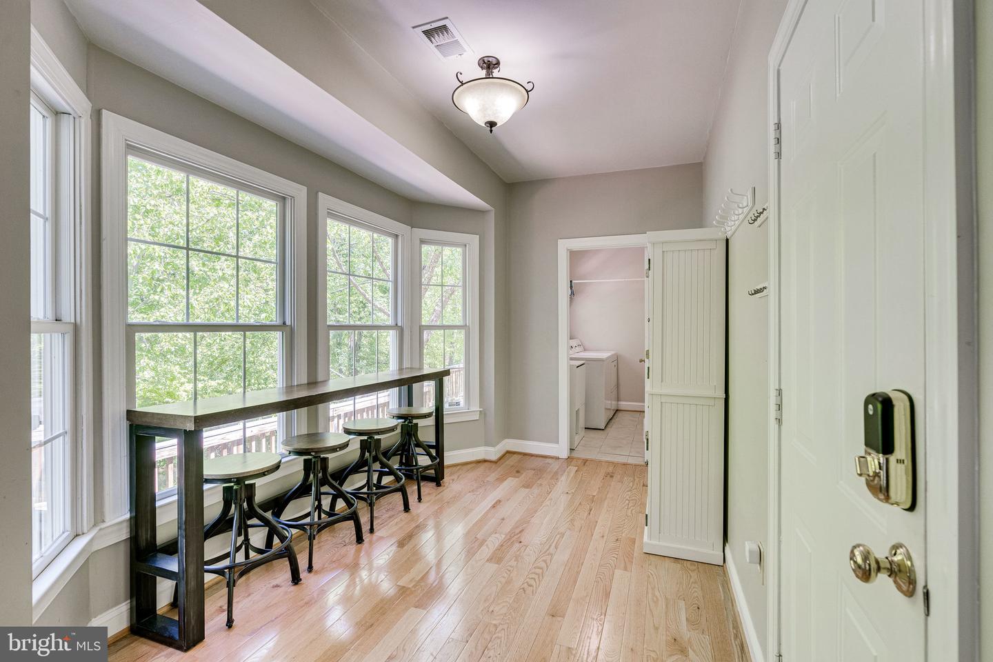 7802 CREEKSIDE VIEW LN, SPRINGFIELD, Virginia 22153, 5 Bedrooms Bedrooms, ,4 BathroomsBathrooms,Residential,For sale,7802 CREEKSIDE VIEW LN,VAFX2246700 MLS # VAFX2246700