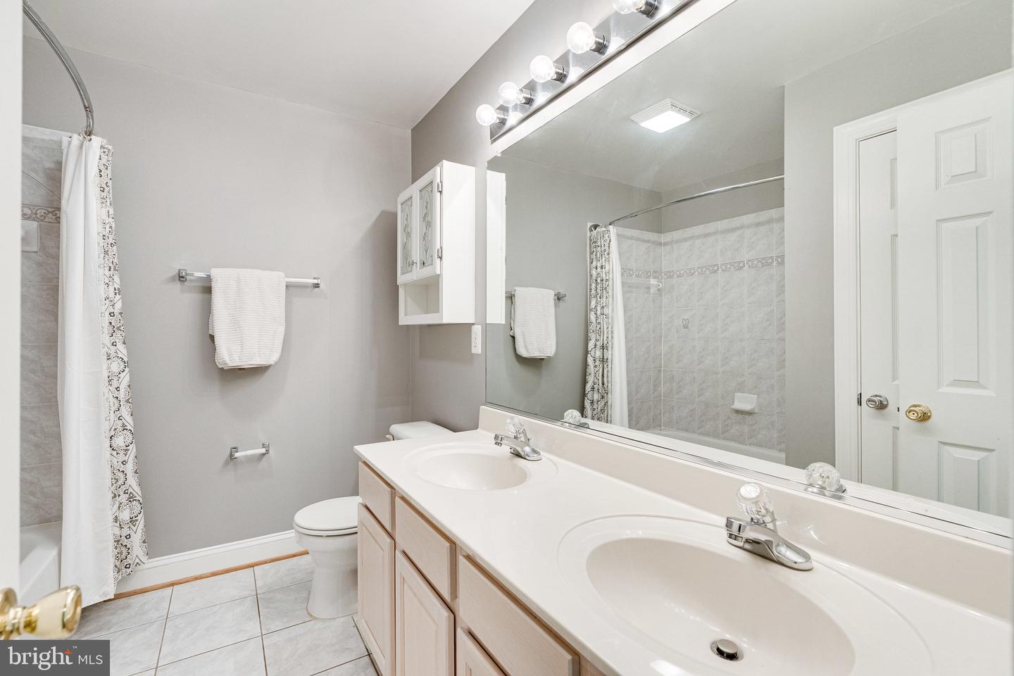 7802 CREEKSIDE VIEW LN, SPRINGFIELD, Virginia 22153, 5 Bedrooms Bedrooms, ,4 BathroomsBathrooms,Residential,For sale,7802 CREEKSIDE VIEW LN,VAFX2246700 MLS # VAFX2246700