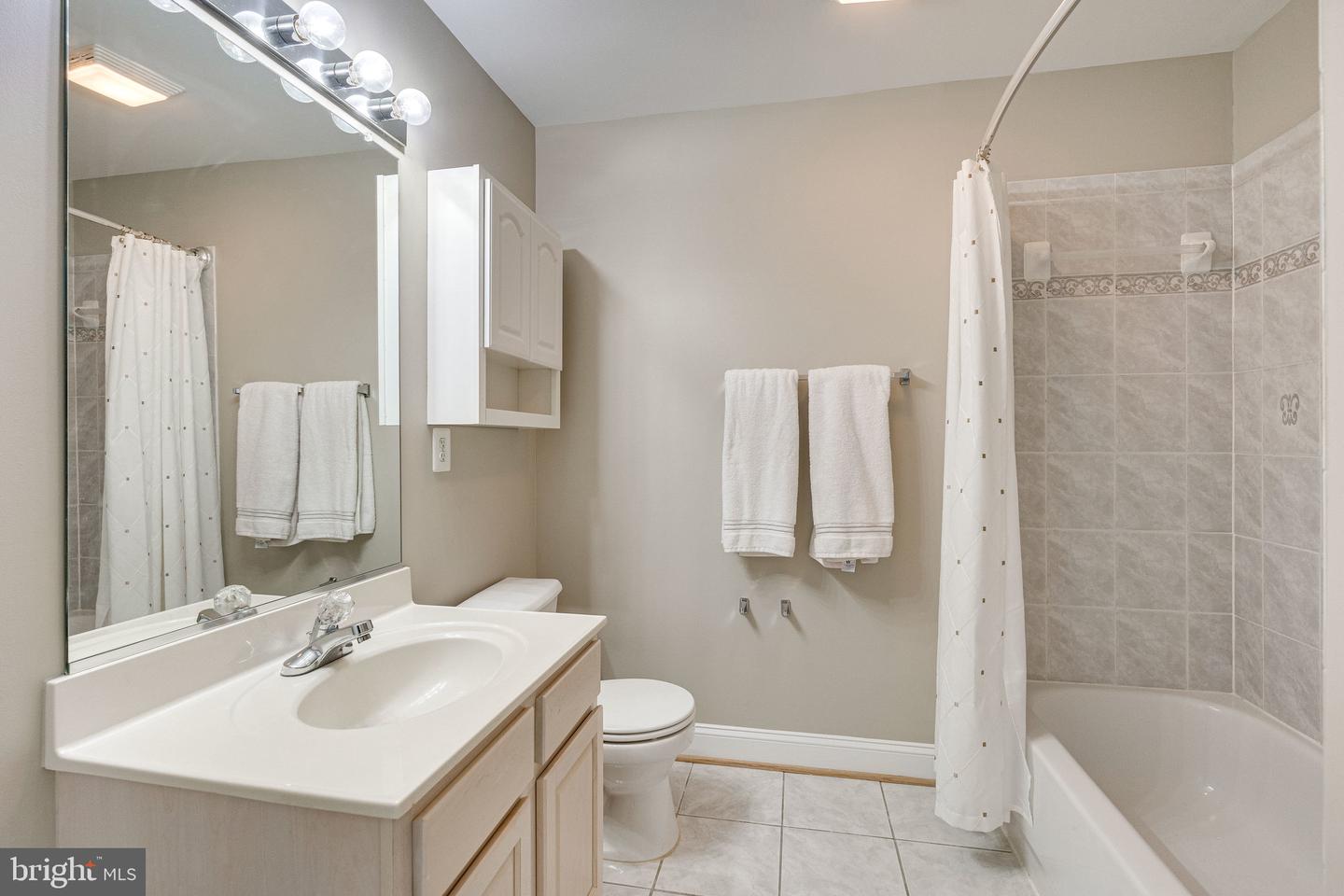 7802 CREEKSIDE VIEW LN, SPRINGFIELD, Virginia 22153, 5 Bedrooms Bedrooms, ,4 BathroomsBathrooms,Residential,For sale,7802 CREEKSIDE VIEW LN,VAFX2246700 MLS # VAFX2246700