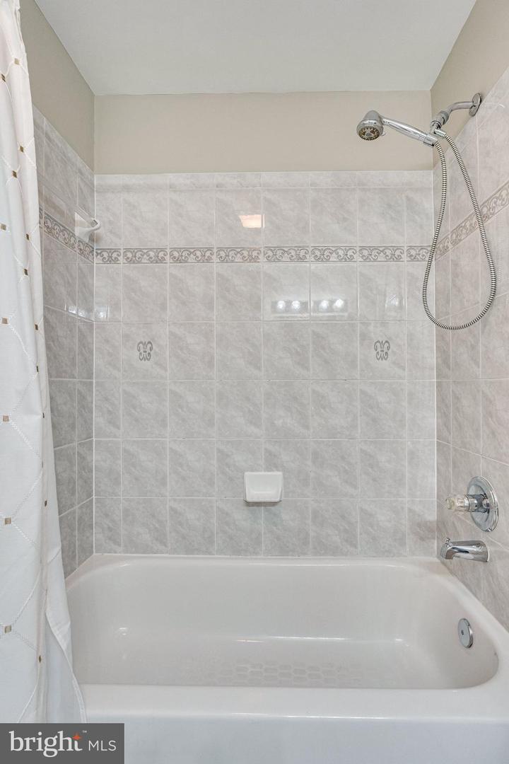 7802 CREEKSIDE VIEW LN, SPRINGFIELD, Virginia 22153, 5 Bedrooms Bedrooms, ,4 BathroomsBathrooms,Residential,For sale,7802 CREEKSIDE VIEW LN,VAFX2246700 MLS # VAFX2246700