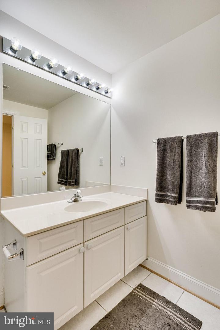 7802 CREEKSIDE VIEW LN, SPRINGFIELD, Virginia 22153, 5 Bedrooms Bedrooms, ,4 BathroomsBathrooms,Residential,For sale,7802 CREEKSIDE VIEW LN,VAFX2246700 MLS # VAFX2246700