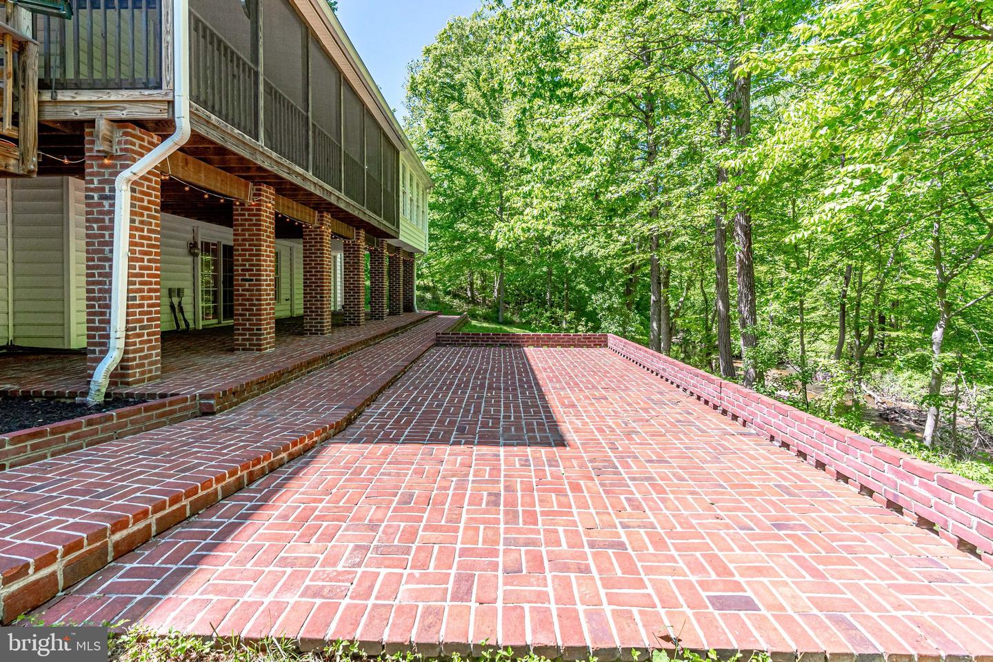 7802 CREEKSIDE VIEW LN, SPRINGFIELD, Virginia 22153, 5 Bedrooms Bedrooms, ,4 BathroomsBathrooms,Residential,For sale,7802 CREEKSIDE VIEW LN,VAFX2246700 MLS # VAFX2246700