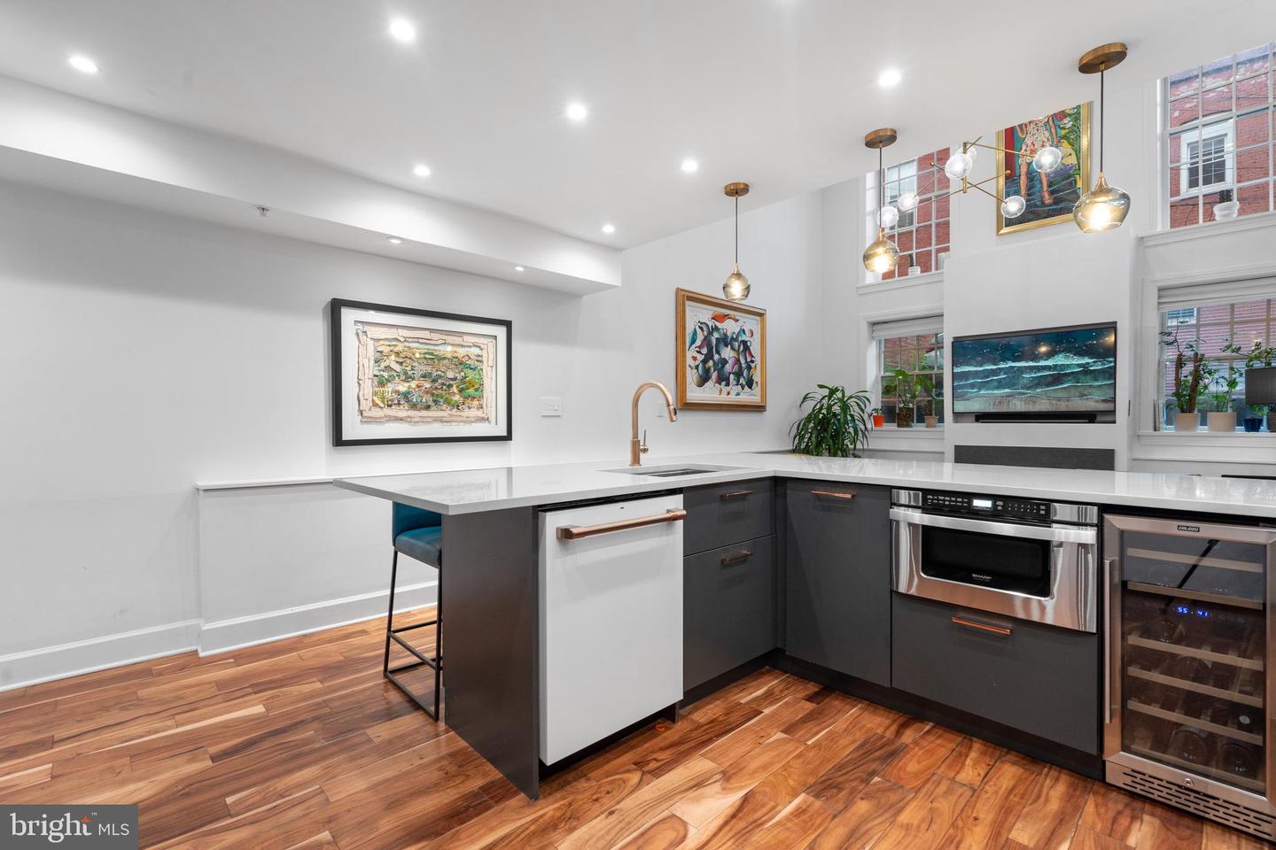1111 M ST NW #2, WASHINGTON, District Of Columbia 20005, 2 Bedrooms Bedrooms, ,2 BathroomsBathrooms,Residential,For sale,1111 M ST NW #2,DCDC2205236 MLS # DCDC2205236