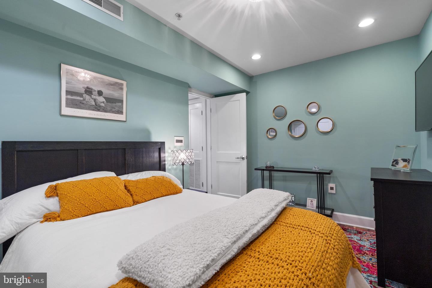 1111 M ST NW #2, WASHINGTON, District Of Columbia 20005, 2 Bedrooms Bedrooms, ,2 BathroomsBathrooms,Residential,For sale,1111 M ST NW #2,DCDC2205236 MLS # DCDC2205236