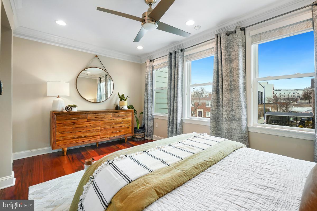 1917 H ST NE, WASHINGTON, District Of Columbia 20002, 4 Bedrooms Bedrooms, ,3 BathroomsBathrooms,Residential,For sale,1917 H ST NE,DCDC2205322 MLS # DCDC2205322