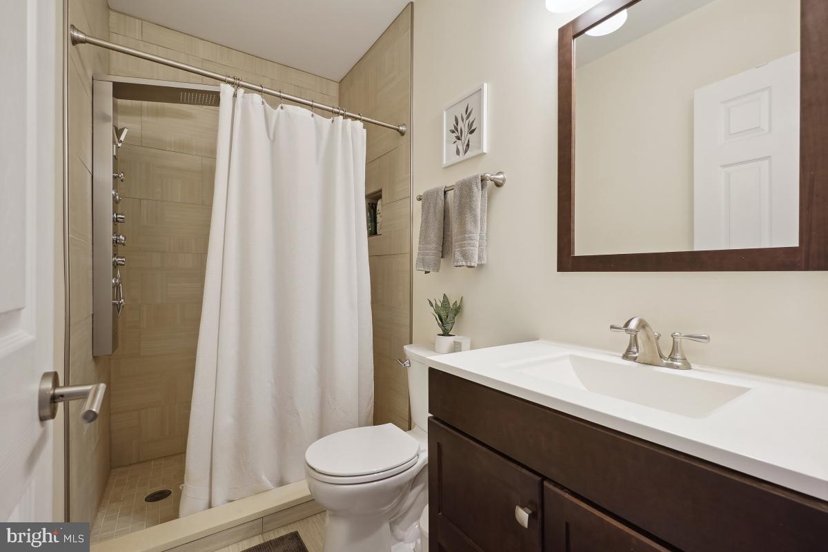 1917 H ST NE, WASHINGTON, District Of Columbia 20002, 4 Bedrooms Bedrooms, ,3 BathroomsBathrooms,Residential,For sale,1917 H ST NE,DCDC2205322 MLS # DCDC2205322