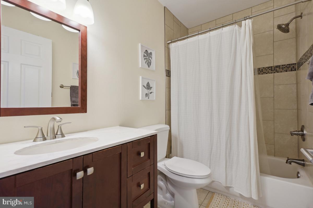 1917 H ST NE, WASHINGTON, District Of Columbia 20002, 4 Bedrooms Bedrooms, ,3 BathroomsBathrooms,Residential,For sale,1917 H ST NE,DCDC2205322 MLS # DCDC2205322